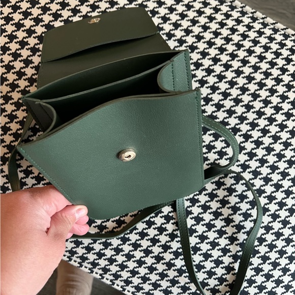 Army green crossbody - Picture 4 of 7